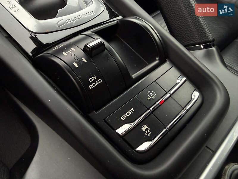 Внедорожник / Кроссовер Porsche Cayenne 2014 в Одессе