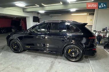Позашляховик / Кросовер Porsche Cayenne 2017 в Києві