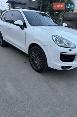 Позашляховик / Кросовер Porsche Cayenne 2016 в Миколаєві