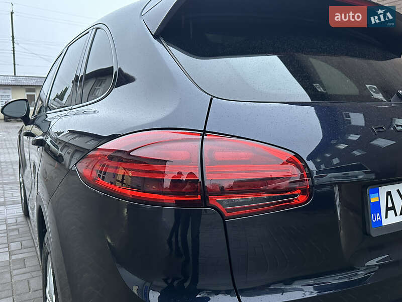 Внедорожник / Кроссовер Porsche Cayenne 2016 в Харькове