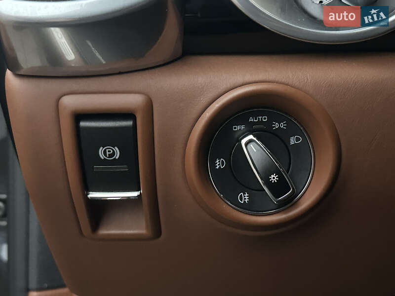 Внедорожник / Кроссовер Porsche Cayenne 2016 в Харькове