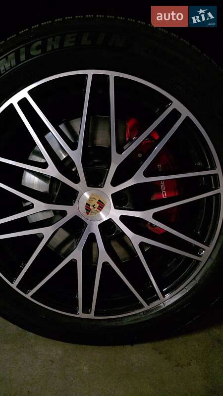 Внедорожник / Кроссовер Porsche Cayenne 2024 в Киеве