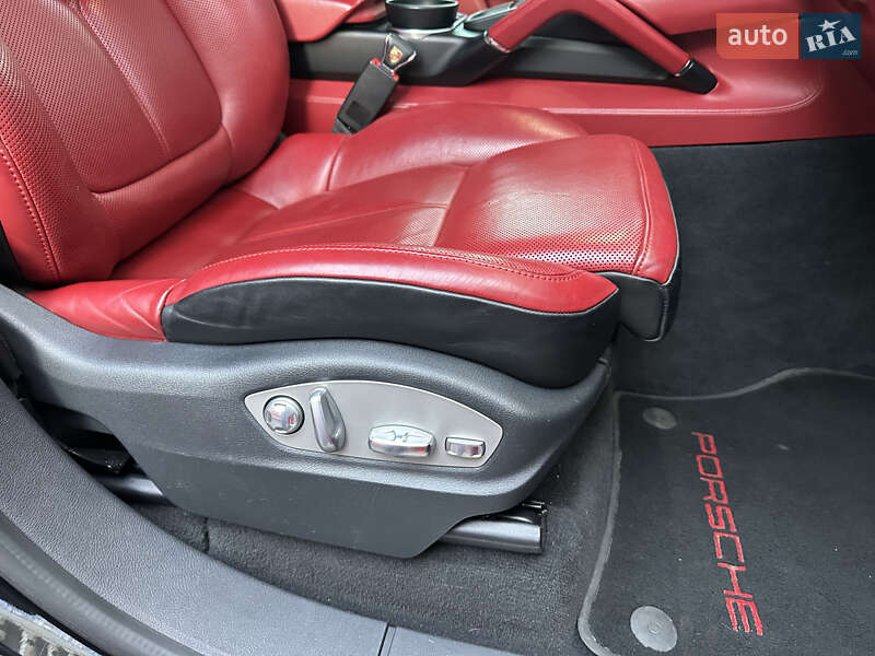 Внедорожник / Кроссовер Porsche Cayenne 2017 в Киеве фото 16 Внедорожник / Кроссовер Porsche Cayenne 2017 в Киеве