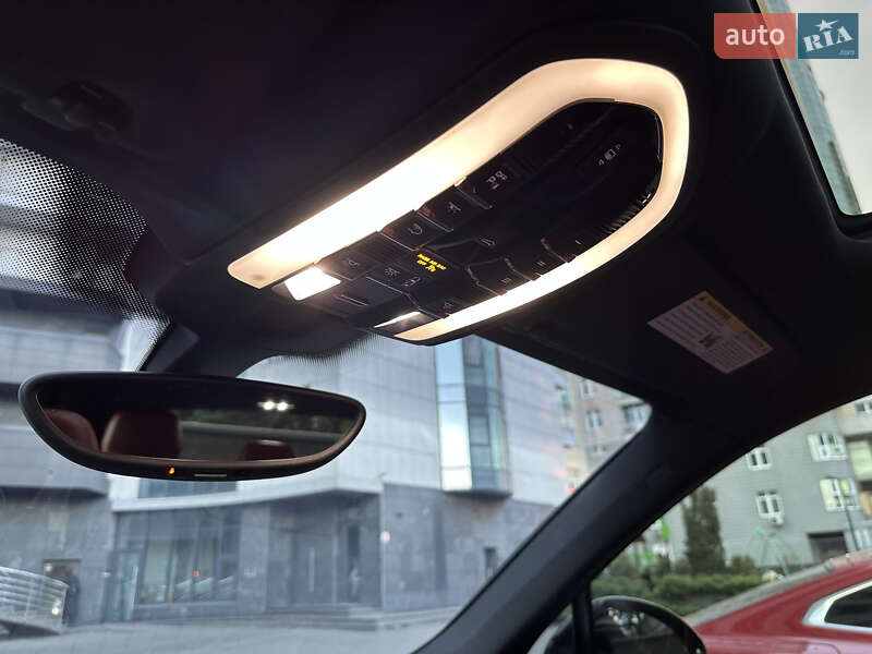 Внедорожник / Кроссовер Porsche Cayenne 2017 в Киеве фото 28 Внедорожник / Кроссовер Porsche Cayenne 2017 в Киеве