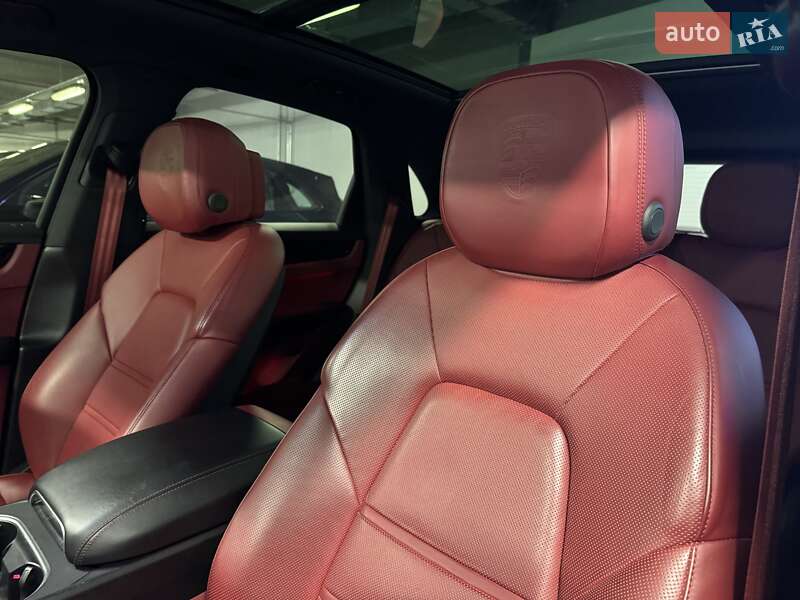 Внедорожник / Кроссовер Porsche Cayenne 2019 в Киеве