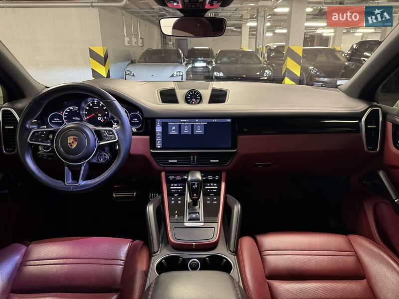 Внедорожник / Кроссовер Porsche Cayenne 2019 в Киеве