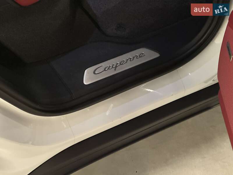 Внедорожник / Кроссовер Porsche Cayenne 2019 в Киеве