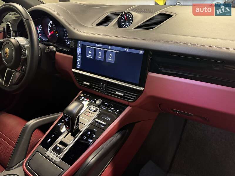 Внедорожник / Кроссовер Porsche Cayenne 2019 в Киеве