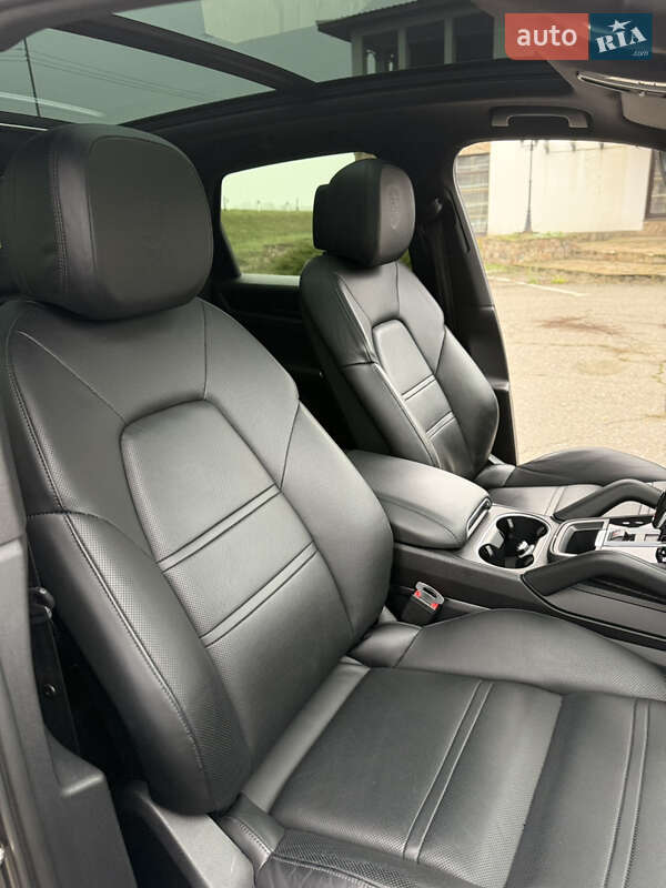 Внедорожник / Кроссовер Porsche Cayenne 2018 в Благовещенском фото 38 Внедорожник / Кроссовер Porsche Cayenne 2018 в Благовещенском