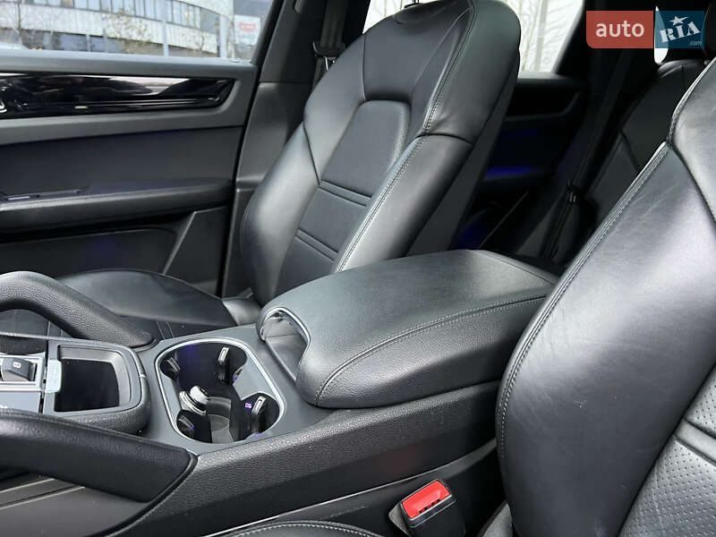 Внедорожник / Кроссовер Porsche Cayenne 2018 в Киеве фото 50 Внедорожник / Кроссовер Porsche Cayenne 2018 в Киеве