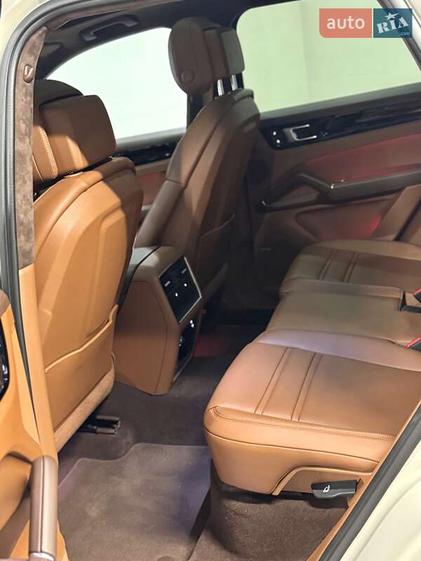 Внедорожник / Кроссовер Porsche Cayenne 2022 в Киеве фото 13 Внедорожник / Кроссовер Porsche Cayenne 2022 в Киеве