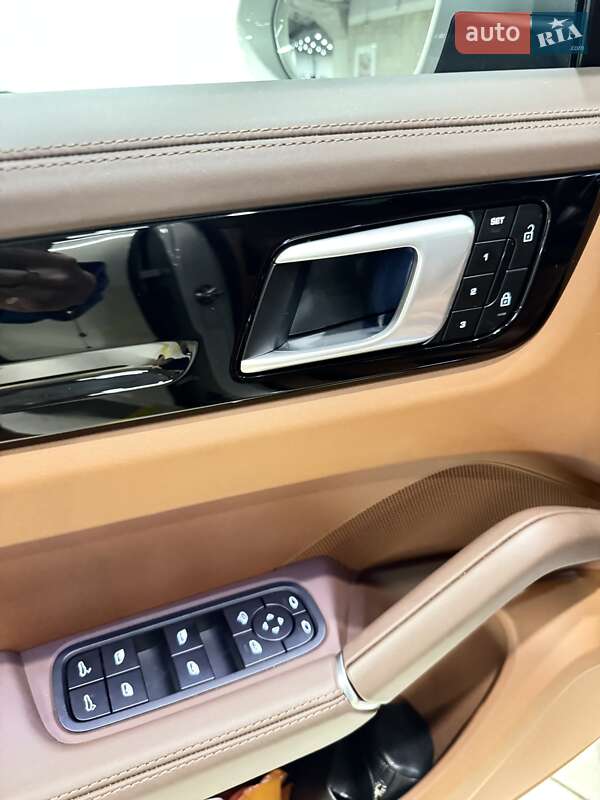 Внедорожник / Кроссовер Porsche Cayenne 2022 в Киеве фото 18 Внедорожник / Кроссовер Porsche Cayenne 2022 в Киеве