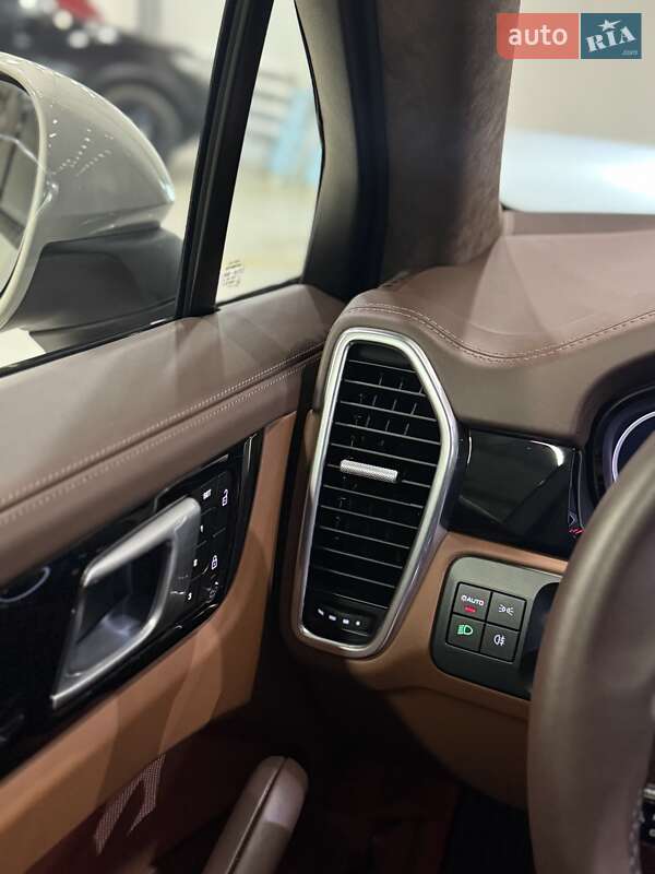 Внедорожник / Кроссовер Porsche Cayenne 2022 в Киеве фото 26 Внедорожник / Кроссовер Porsche Cayenne 2022 в Киеве