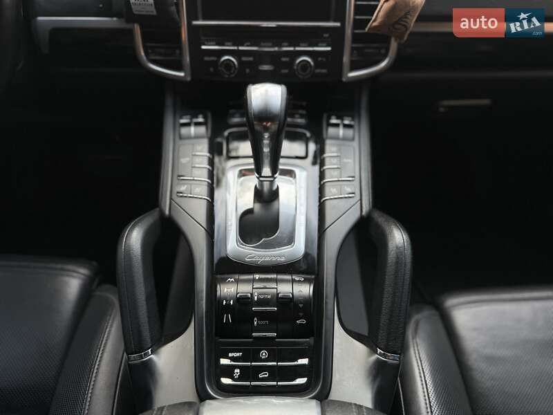Внедорожник / Кроссовер Porsche Cayenne 2011 в Нетешине фото 35 Внедорожник / Кроссовер Porsche Cayenne 2011 в Нетешине