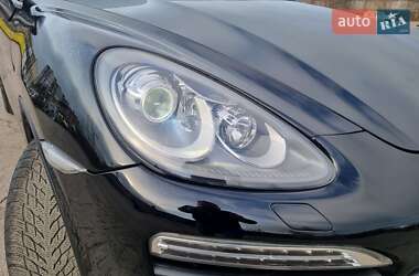 Внедорожник / Кроссовер Porsche Cayenne 2013 в Ровно