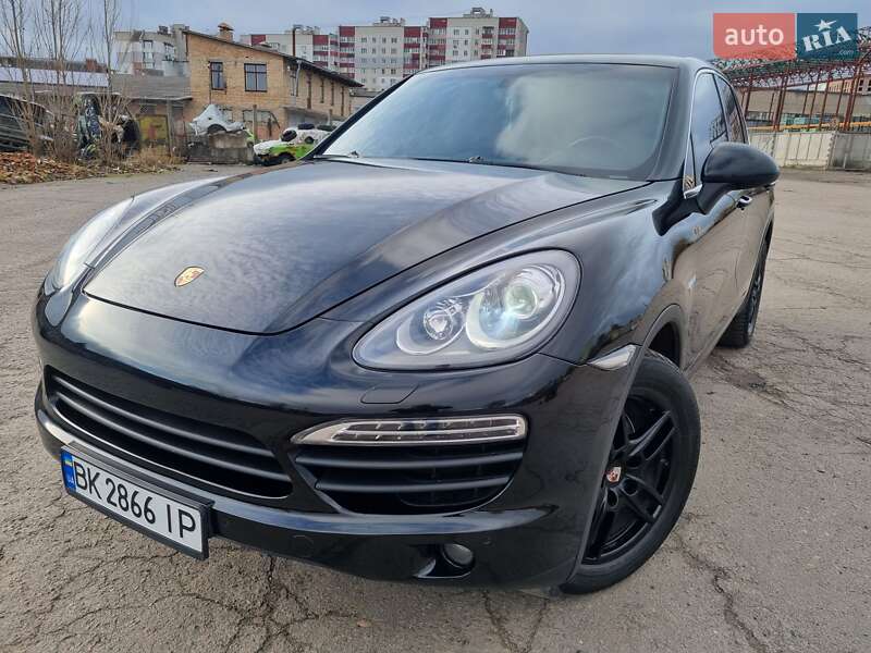 Внедорожник / Кроссовер Porsche Cayenne 2013 в Ровно