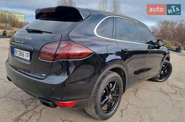 Внедорожник / Кроссовер Porsche Cayenne 2013 в Ровно