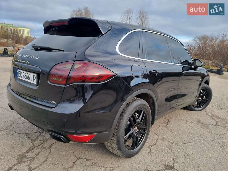 Внедорожник / Кроссовер Porsche Cayenne 2013 в Ровно
