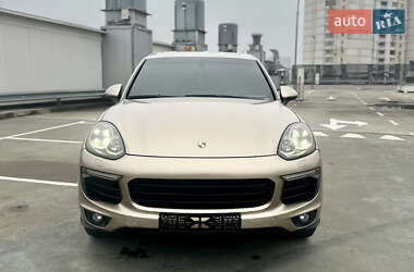 Внедорожник / Кроссовер Porsche Cayenne 2014 в Киеве