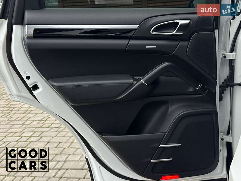 Внедорожник / Кроссовер Porsche Cayenne 2013 в Одессе