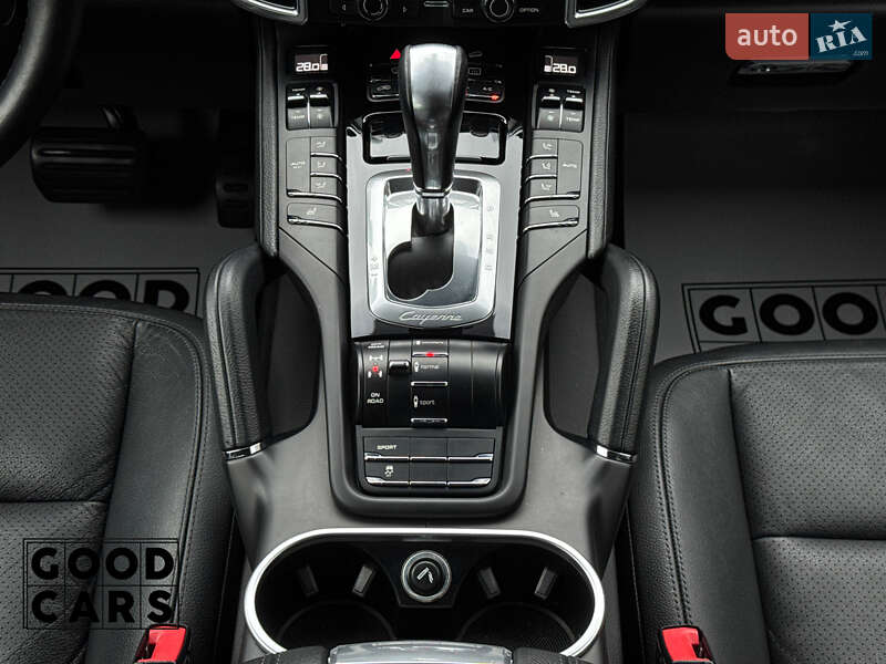 Внедорожник / Кроссовер Porsche Cayenne 2013 в Одессе
