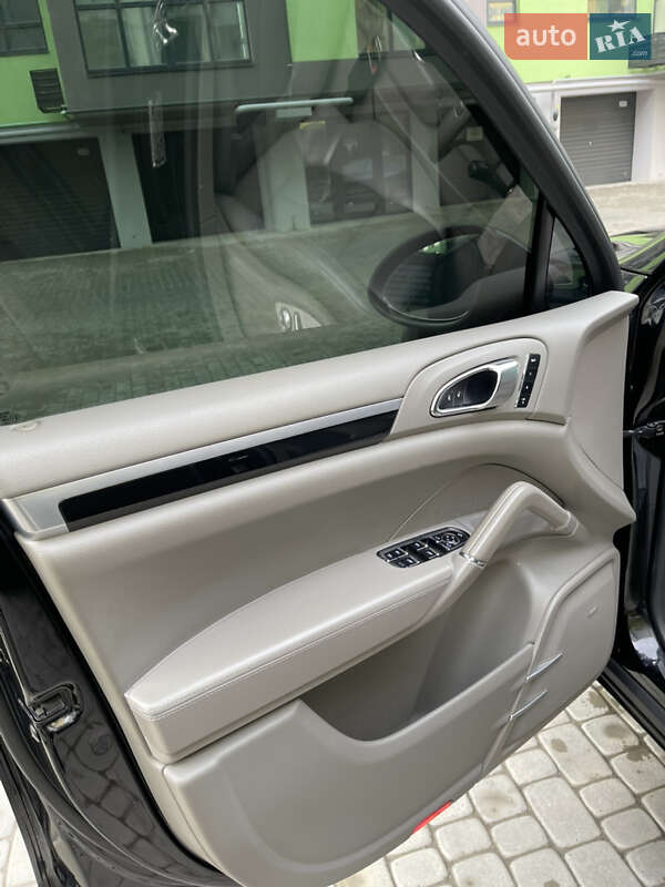 Внедорожник / Кроссовер Porsche Cayenne 2013 в Днепре фото 9 Внедорожник / Кроссовер Porsche Cayenne 2013 в Днепре