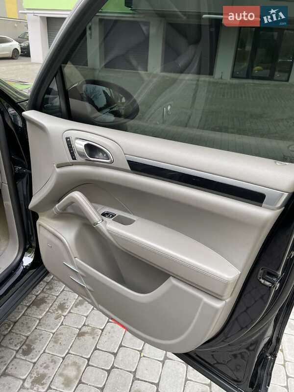 Внедорожник / Кроссовер Porsche Cayenne 2013 в Днепре фото 24 Внедорожник / Кроссовер Porsche Cayenne 2013 в Днепре