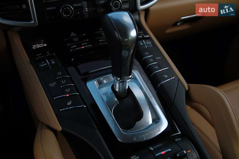 Внедорожник / Кроссовер Porsche Cayenne 2016 в Харькове