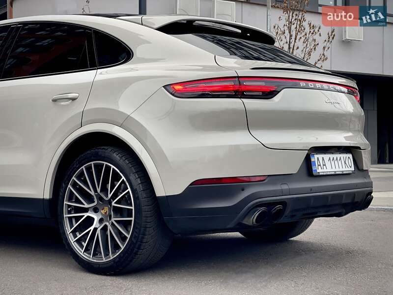 Внедорожник / Кроссовер Porsche Cayenne 2021 в Киеве