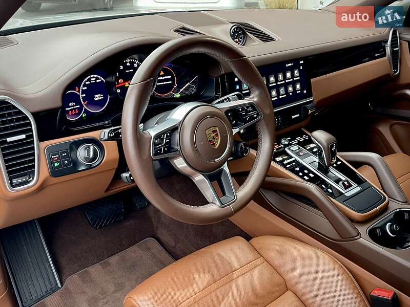 Внедорожник / Кроссовер Porsche Cayenne 2021 в Киеве
