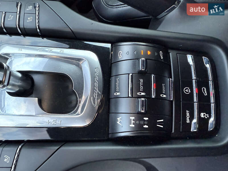 Внедорожник / Кроссовер Porsche Cayenne 2011 в Ровно фото 37 Внедорожник / Кроссовер Porsche Cayenne 2011 в Ровно