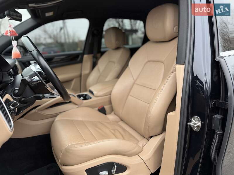 Внедорожник / Кроссовер Porsche Cayenne 2018 в Киеве фото 20 Внедорожник / Кроссовер Porsche Cayenne 2018 в Киеве