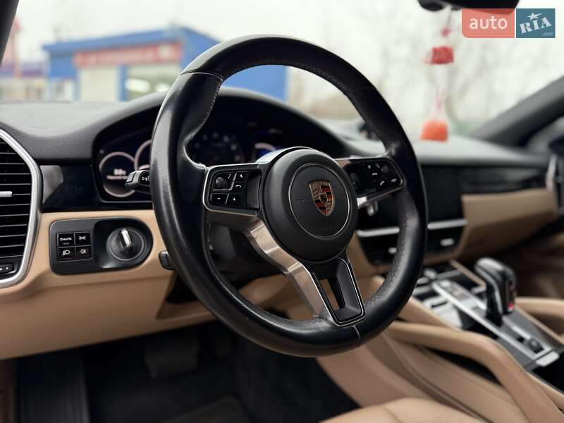 Внедорожник / Кроссовер Porsche Cayenne 2018 в Киеве фото 21 Внедорожник / Кроссовер Porsche Cayenne 2018 в Киеве