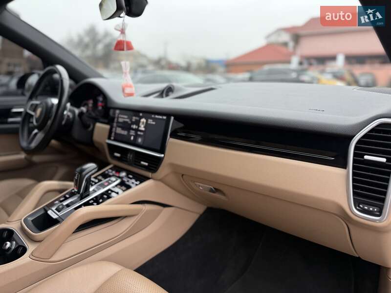 Внедорожник / Кроссовер Porsche Cayenne 2018 в Киеве фото 27 Внедорожник / Кроссовер Porsche Cayenne 2018 в Киеве