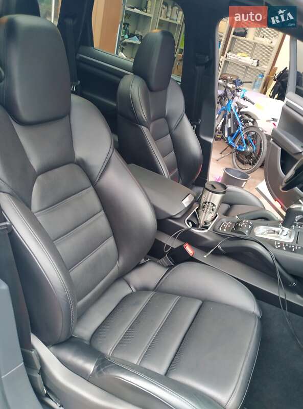 Внедорожник / Кроссовер Porsche Cayenne 2014 в Киеве