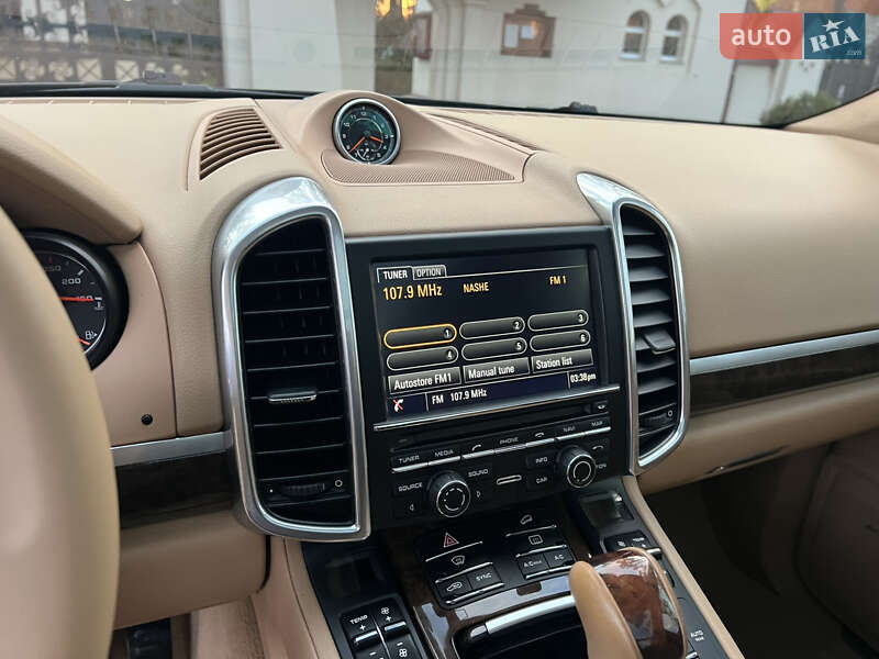 Внедорожник / Кроссовер Porsche Cayenne 2015 в Киеве фото 56 Внедорожник / Кроссовер Porsche Cayenne 2015 в Киеве