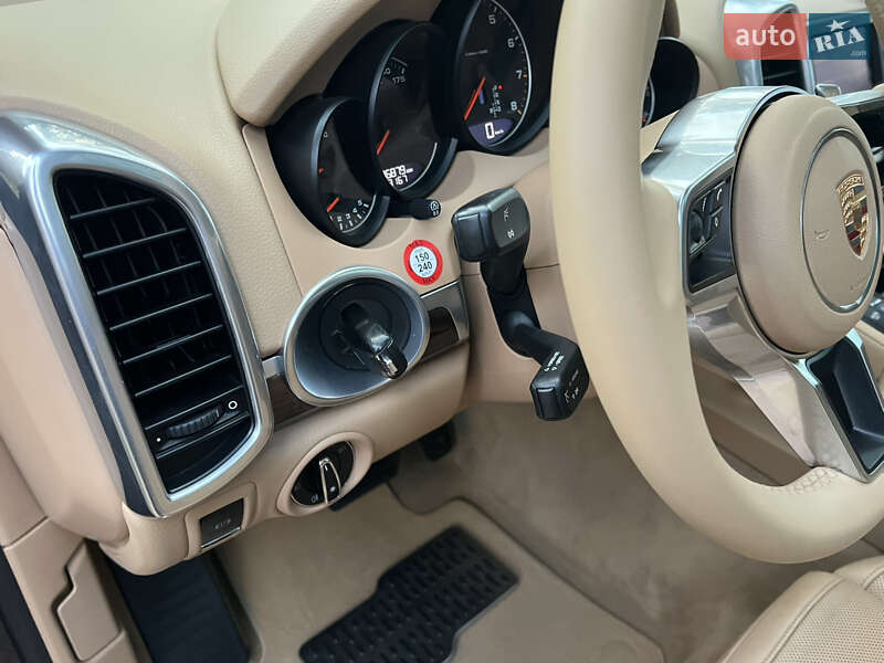 Внедорожник / Кроссовер Porsche Cayenne 2015 в Киеве фото 136 Внедорожник / Кроссовер Porsche Cayenne 2015 в Киеве