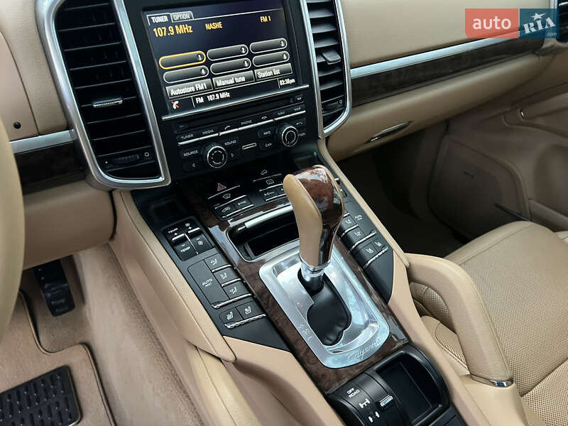 Внедорожник / Кроссовер Porsche Cayenne 2015 в Киеве фото 144 Внедорожник / Кроссовер Porsche Cayenne 2015 в Киеве