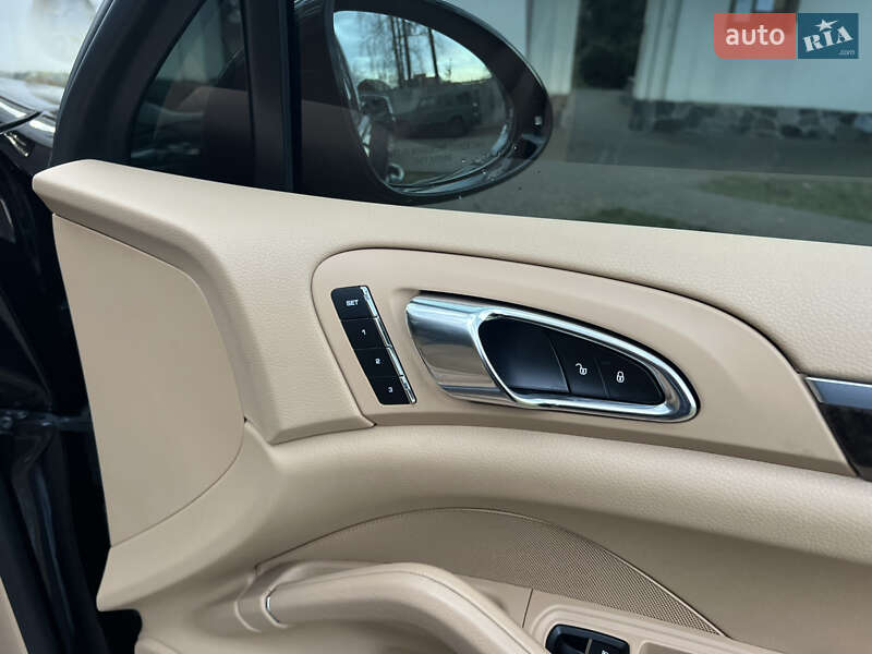 Внедорожник / Кроссовер Porsche Cayenne 2015 в Киеве фото 183 Внедорожник / Кроссовер Porsche Cayenne 2015 в Киеве