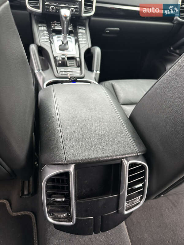 Внедорожник / Кроссовер Porsche Cayenne 2012 в Луцке фото 30 Внедорожник / Кроссовер Porsche Cayenne 2012 в Луцке