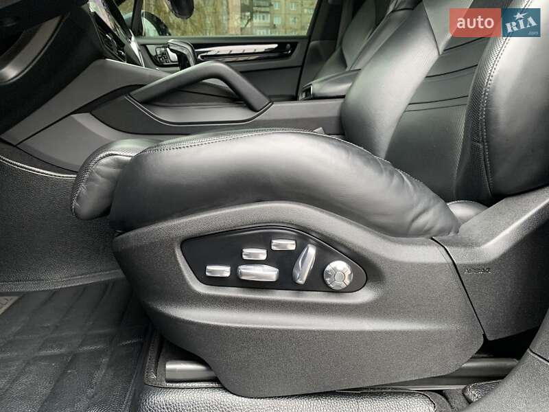 Внедорожник / Кроссовер Porsche Cayenne 2019 в Кривом Роге фото 28 Внедорожник / Кроссовер Porsche Cayenne 2019 в Кривом Роге