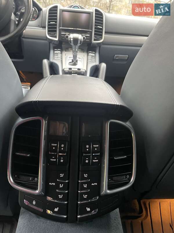 Внедорожник / Кроссовер Porsche Cayenne 2012 в Киеве фото 13 Внедорожник / Кроссовер Porsche Cayenne 2012 в Киеве