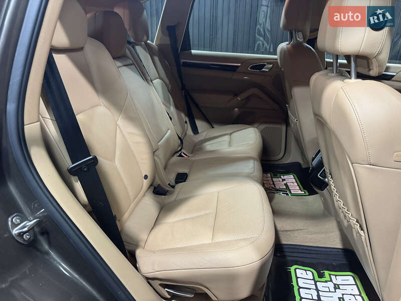 Внедорожник / Кроссовер Porsche Cayenne 2012 в Одессе фото 25 Внедорожник / Кроссовер Porsche Cayenne 2012 в Одессе