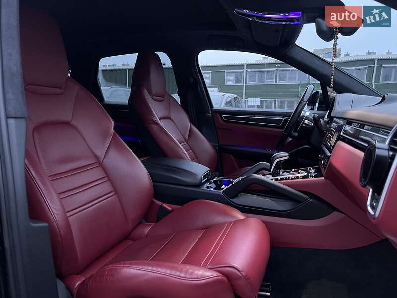 Внедорожник / Кроссовер Porsche Cayenne 2018 в Львове