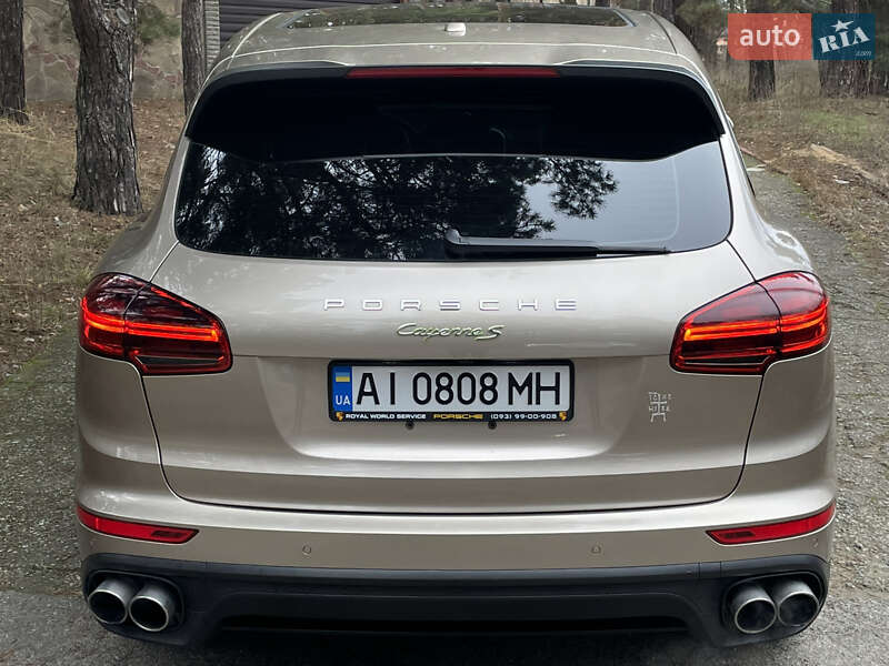 Внедорожник / Кроссовер Porsche Cayenne 2016 в Киеве
