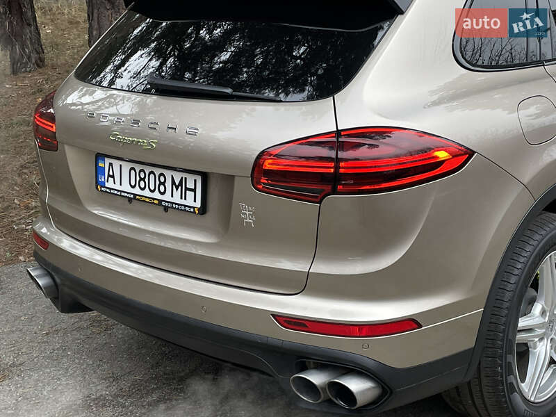 Внедорожник / Кроссовер Porsche Cayenne 2016 в Киеве