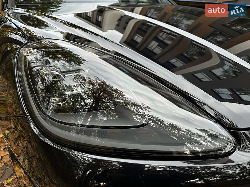 Внедорожник / Кроссовер Porsche Cayenne 2019 в Киеве