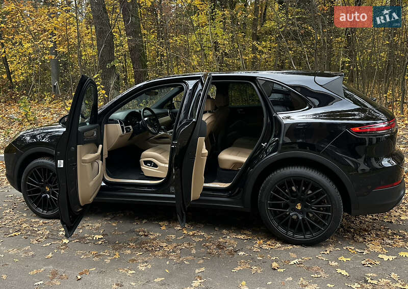 Внедорожник / Кроссовер Porsche Cayenne 2019 в Киеве