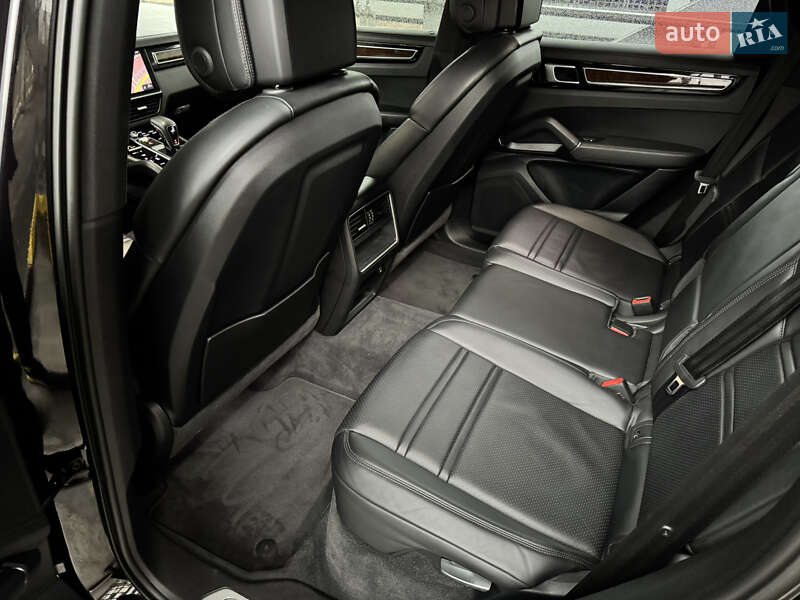 Внедорожник / Кроссовер Porsche Cayenne 2018 в Киеве