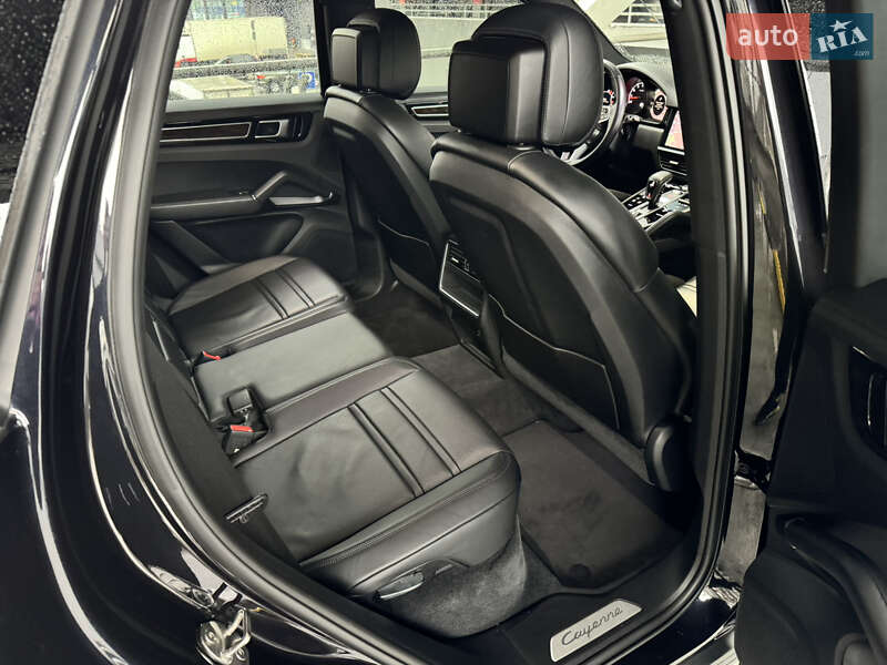 Внедорожник / Кроссовер Porsche Cayenne 2018 в Киеве